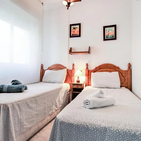 Apartment 3 Bedroom Awesome In