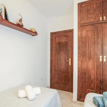 Apartment 3 Bedroom Awesome In *